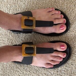 NWOT OluKai La’i T-Bar Strappy Sandals Black Size 5